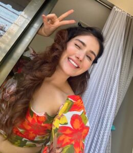Monica Sharma Instagram - SUNDAY-ING 🌸
.
.
.
.
.
.
.
.
Affirming my being in gratitude 🕉️
.
.
.
.
.
.
.
.
.
#instagood #explore