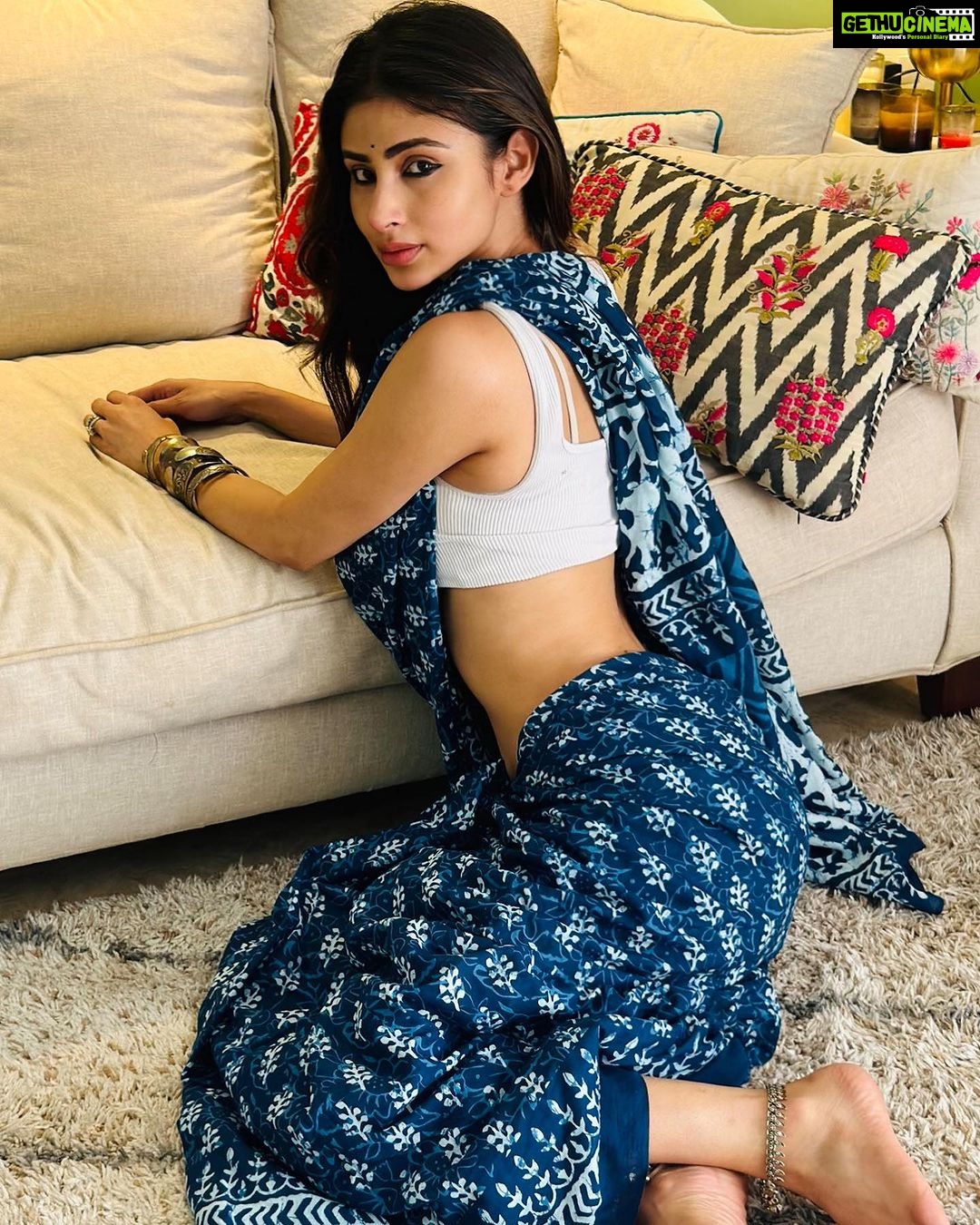 Mouni Roy Instagram - As nameless as the narrator of dance dance dance.. #nofilters #kohled