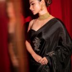 Mouni Roy Instagram - A Saree girl forever • • • Wearing - @auruhfy Jewellery- @anmoljewellers Styled by- @rishika_devnani assisted by- @stylebyvanshika Hair- @chettiarqueensly Makeup @mukeshpatilmakeup Captured by- @anirban_bhattacharya_phtgr