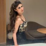 Mouni Roy Instagram – Dance & all that jazz. It’s best when you improvise !