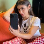 Mouni Roy Instagram - The i in the iPhone has a completely new meaning 🇮🇳 #iphone15pro