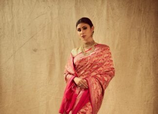 Mouni Roy Instagram - Lover of the classics ♥️ @raw_mango x @jadaujewellerybyfalgunimehta Styled by @manekaharisinghani With @chintan_shah08 Hair @chettiarqueensly Make up @chettiaralbert 📸 @gohil_jeet Mumbai, Maharashtra