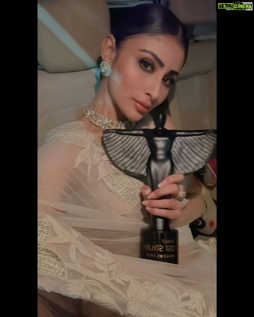 Mouni Roy Instagram - Thank you @lokmat for the Most Stylish Path Breaker2023 🤍 #alwaysgrateful
