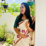 Mridula Vijay Instagram - Getting ready for Onam 😍 Costume @adonais_auora