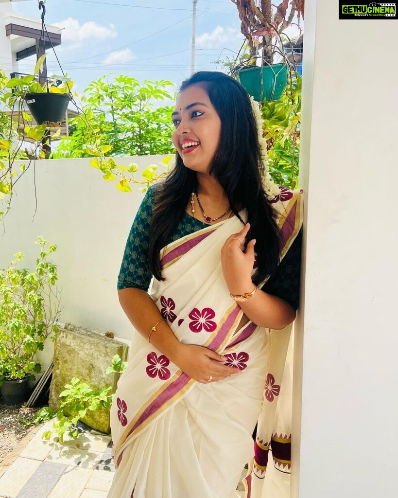 Mridula Vijay Instagram - Getting ready for Onam 😍 Costume @adonais_auora