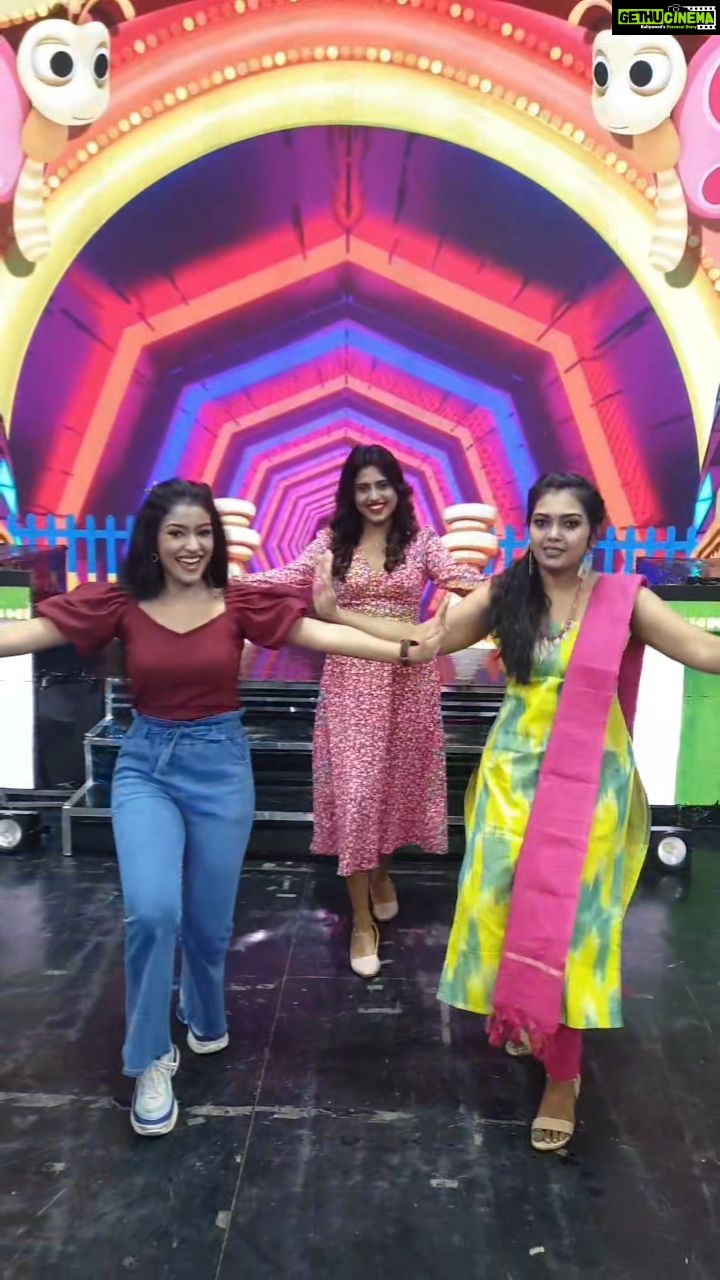 Mridula Vijay Instagram - #starmagic 🤗 . . . . . .#reelsviral #reelindia #comedy #fun #vibes #viralpost #instagram #instagram #tamilreels #reelkarofeelkaro #trendingreels #vibes