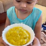 Mridula Vijay Instagram – Going with trend in a healthy way 🤪✌🏻
Ingredients:
Matta broken rice
Split green gram
Carrot
Potato 
Small onion
Green peas
Turmeric powder
Asafoetida powder
Salt ( after one year old baby )
Ghee ( optional )
@dwanikrishna_official 
@yamikaarun_official