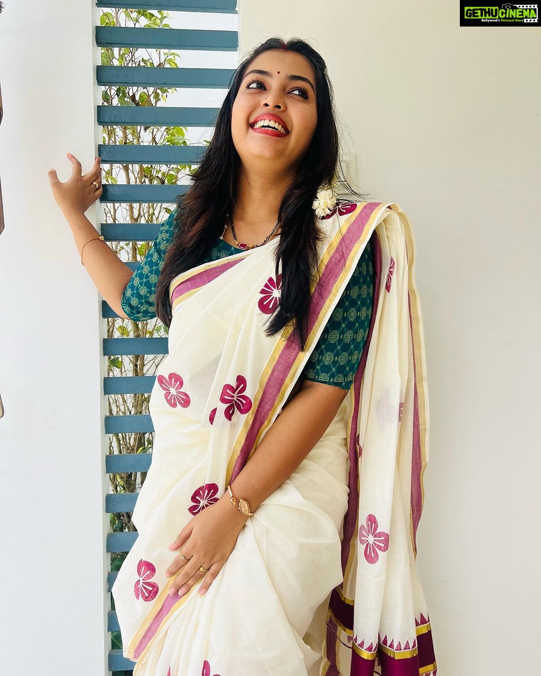 Mridula Vijay Instagram - Getting ready for Onam 😍 Costume @adonais_auora