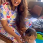 Mridula Vijay Instagram – Only mamas can relate this 🤪✌🏻
@dwanikrishna_official 
MUA @pooja_vysh_makeovers 
Costume @pradwana
Jwellers @planetjewel