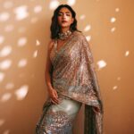 Mrunal Thakur Instagram - Splash of Indian finery for @khushmag's latest issue! ❤‍🔥 Wearing @rimpleandharpreet —— Editor-in-chief: @sonia_ullah Photography: @vanshvirmani Creative Director: @mannisahota_ Fashion Editor: @vikas_r Jr. Fashion Editor: @tanishqmalhotraa Jewellery: @the_izzari Makeup: @missblender Hair: @pushkinbhasin Videography: @studiothirty6_films Styling Assistant: @thestylethesaurus_ Location: @rajasthalijaipur #KhushWedding #Khushmagazine #MrunalThakur