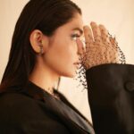 Mrunal Thakur Instagram - Shimmer and s̶h̶i̶n̶e̶ blaze 🖤