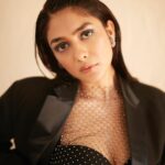 Mrunal Thakur Instagram – Shimmer and s̶h̶i̶n̶e̶ blaze 🖤