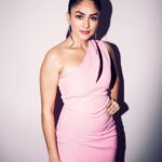 Mrunal Thakur Instagram - Barbie energy in this Oppenheimer world! 💝🌷💄