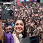 Mrunal Thakur Instagram – Thank you for all the love #Guntur and for making this such a special and memorable experience 🫶🏼

Had an incredible time at the grand opening of the @southindiashopping in Guntur! 

It was a delight to see all my lovely fans show their support in such wild numbers. 💖