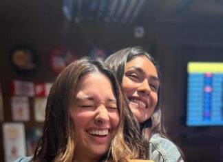 Mrunal Thakur Instagram - Just another lust story 😜 @tamannaahspeaks @netflix_in