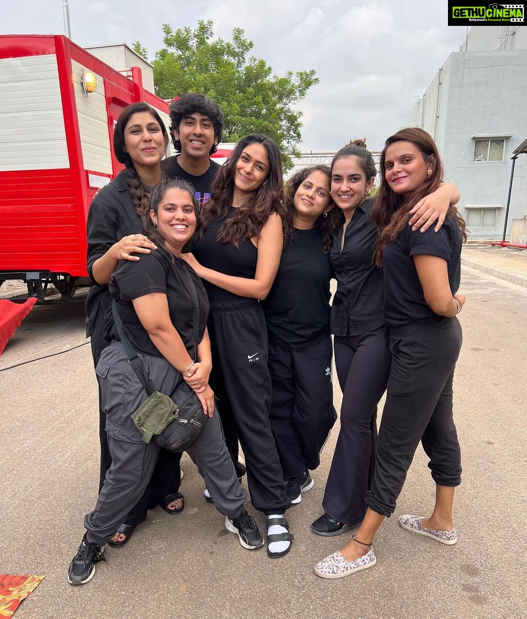 Mrunal Thakur Instagram - #Hyderabad we're back in black 🖤