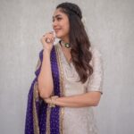 Mrunal Thakur Instagram - Gajra after almost a year!