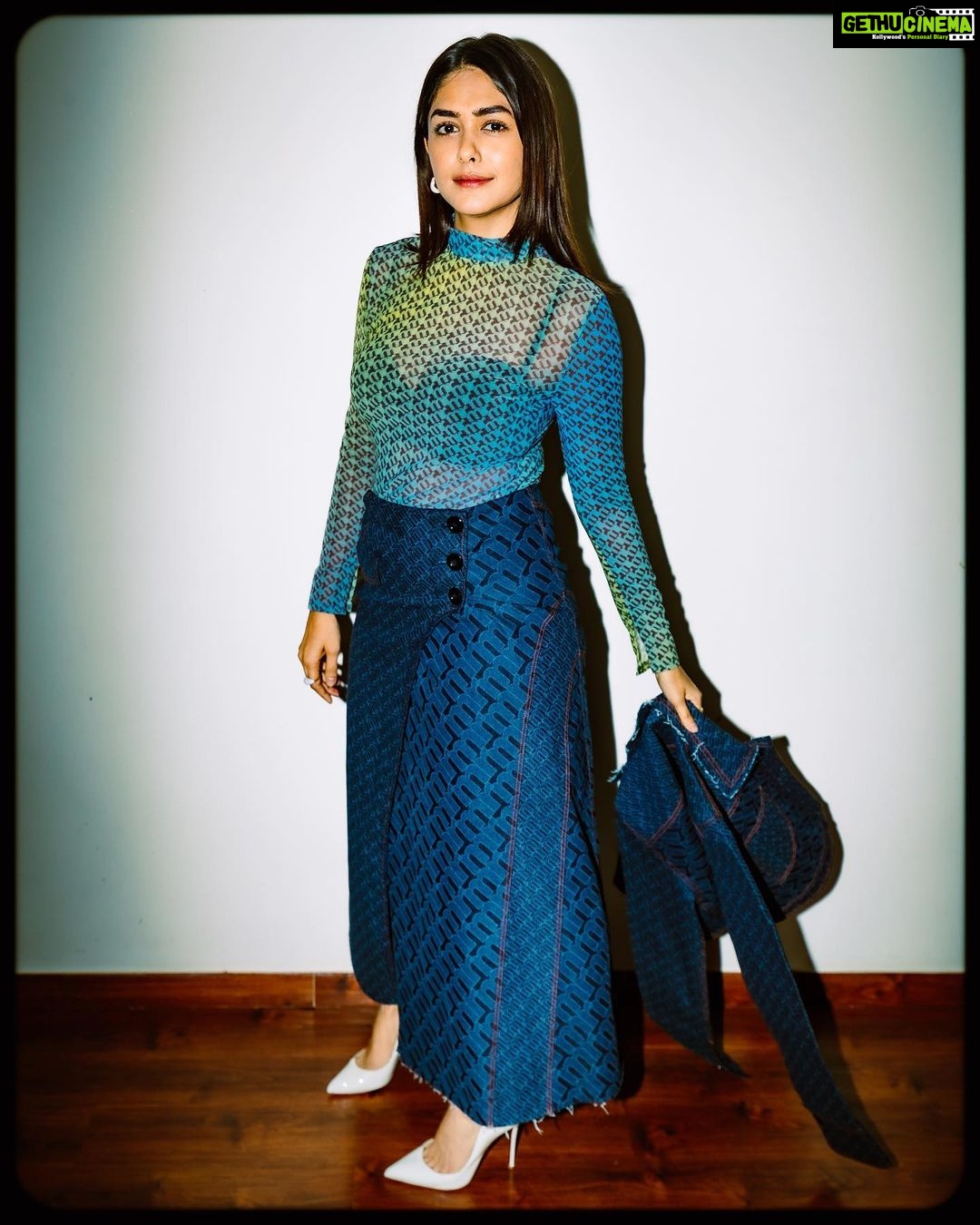 Mrunal Thakur Instagram - CAMERA CRUMBS đ¸ Outfit - @studiomoonray Earring - @iblamebeads @tas27 Rings - @e3kjewelry @shopanatina @ascend.rohank @misho_designs Footwear- @louboutinworld Styled by - @sheefajgilani Team - @astha_kothari @kashishsinhaaa Photographer - @gltch.in