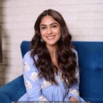 Mrunal Thakur Instagram - Want to know my travel secret? Meet @kayak_in my new travel buddy, who does ALLLL the research for me and helps me find the best deals in no time! So what are you waiting for? Download the #KAYAK app now and start packing for your dream getaway! #NewFestiveTraditions #KAYAK #AD