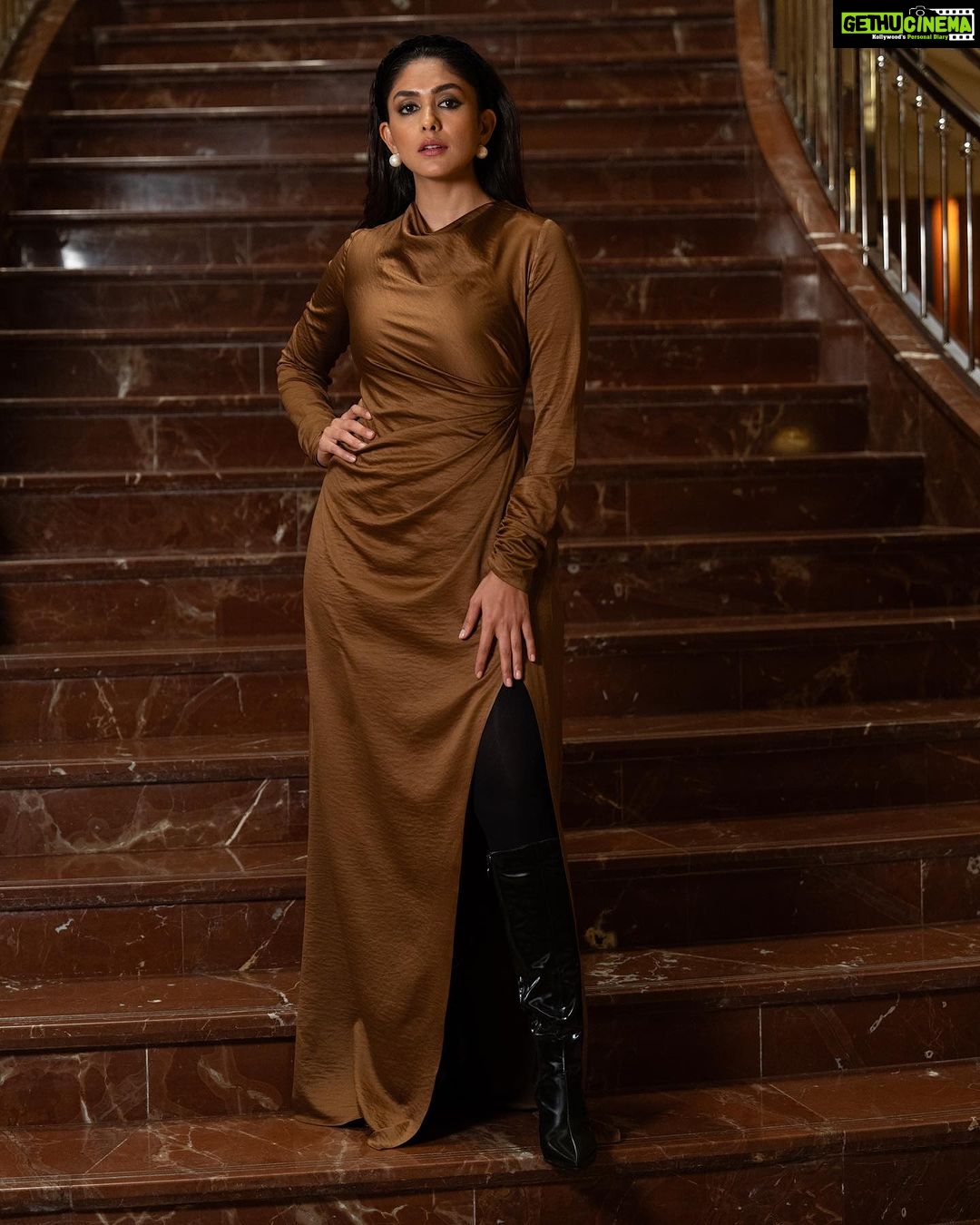 Mrunal Thakur Instagram - 🤎🤎🤎 Makeup - @missblender Hair - @deepalid10 Styled by- @sheefajgilani Assisted by- @sabrinawhite98 @nirikshapoojary_ @_praa___ @palakshahh18 @jhanvikhatwani_ @tooboldforyou Photographer - @shekhar_jay Photographer’s assistant - @shan_muga Outfit- Dress: @lolabysumanb Headband: @hm Accessories: @Pipabella Shoes: @aands_official