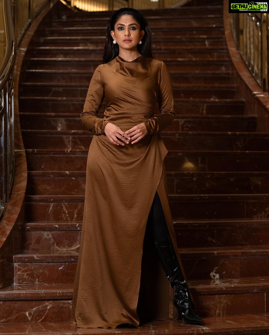 Mrunal Thakur Instagram - 🤎🤎🤎 Makeup - @missblender Hair - @deepalid10 Styled by- @sheefajgilani Assisted by- @sabrinawhite98 @nirikshapoojary_ @_praa___ @palakshahh18 @jhanvikhatwani_ @tooboldforyou Photographer - @shekhar_jay Photographer’s assistant - @shan_muga Outfit- Dress: @lolabysumanb Headband: @hm Accessories: @Pipabella Shoes: @aands_official