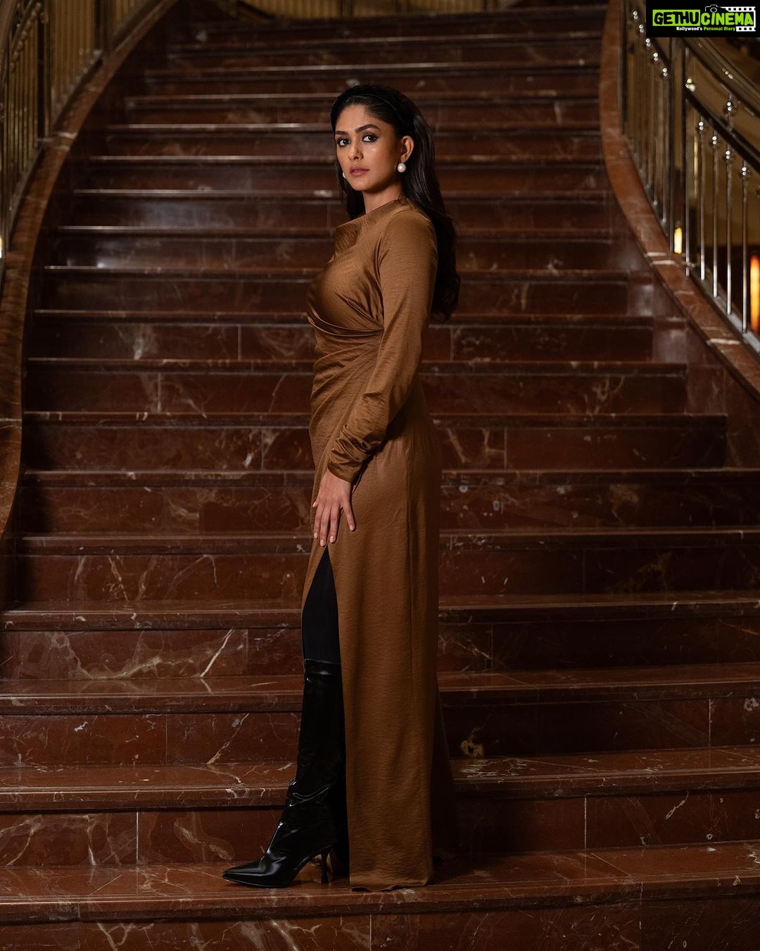 Mrunal Thakur Instagram - 🤎🤎🤎 Makeup - @missblender Hair - @deepalid10 Styled by- @sheefajgilani Assisted by- @sabrinawhite98 @nirikshapoojary_ @_praa___ @palakshahh18 @jhanvikhatwani_ @tooboldforyou Photographer - @shekhar_jay Photographer’s assistant - @shan_muga Outfit- Dress: @lolabysumanb Headband: @hm Accessories: @Pipabella Shoes: @aands_official