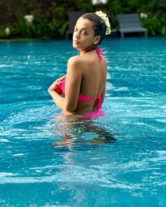 Mugdha Godse Instagram - Goa diaries… missing the sun this time… 
Always beautiful though… 
❤️🤗🌺
Photo credit to the fit n healthy, inspiration to many ❤️
@rahuldevofficial 

#love #happiness #water #blue #mogra #jasmine
