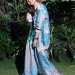 Mukti Mohan Instagram - 🩵 क ट ह ल dekhiye!! Kamaal ki film pyaare logon ne milkar banayi hai. Congratulations @sikhya @guneetmonga @achinjain20 @yashowardhanm @sanyamalhotra_ @mann012 Photography @shaurya_bajpai Outfit @aartivijaygupta HMU @saba_hair_makeupartist
