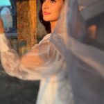 Mukti Mohan Instagram - OUT NOW Wah Sajna 🤍 So grateful to my melodious Paene @harshdeepkaurmusic for making me a part of this divine canvas of a music video! The love for my Paene and MJ @mankeet_singh ji has always been straight from the heart ♥️ but @shubh.mukherjee the way you transcended and weaved each sufi thought into each frame is magical. Thank you 🪷 Do watch the whole video on YT ✌🏼 @harshdeepkaurmusic @gulraj_singh @jagmeetbal1312 @shubh.mukherjee @mankeet_singh @ritickasjalan