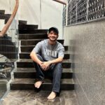 Munawar Faruqui Instagram - Sirhana khali muje Yaad teri aa rahi hai Bhukh marr chuki hai fikar teri kha rahi hai. - munawar 🖤