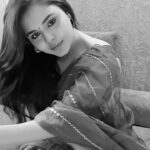 Muskan Bamne Instagram - This song 🤍 #BlackAndWhite #OldSongsLove #LagJaGale #ChachuKaChuha