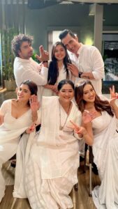 Muskan Bamne Instagram - little bit Crazy,little bit Loud,
Bohot zayaada Love,
In the shah family house 

@sudanshu_pandey @madalsasharma @alpanabuch19 @nidz_20 @kedaraashish