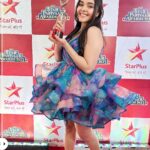Muskan Bamne Instagram - Yayyy🥹😍.. this is precious❤️ Thank you so muchhhh @rajan.shahi.543 @starplus for giving me this .. can’t thank you enough for this amazing opportunity.. Thank you so much Papa @sudanshu_pandey for taking this on behalf of me ❤️😍 kaash main ruk jaati.. but im happyyyyy 🥹 This is for you Daddu.. I wish you were with me, aapke sapne ki taraf ek kadam aur 🥹 I miss you Daddu❤️ Would like to thank all my co-actors @rupaliganguly @arvindvaidya3 @iamadhikmehta @virajkpr @nishisaxenaa @nidz_20 @gauravkhannaofficial @asmi.deo @buu_zaak @ashleshasavant @rohitbakshi4 @madalsasharma @alpanabuch19 @aparamehta @tassnim_nerurkar @jaswirkaur @mehulnisar @laddu_ka_sher @ranarushad @ektasaraiyamehta @kedaraashish & @sagarparekh0111 thanks for being such an amazing brothers 🫢 Aur yeh hai mera parivaar ❤️ @shyam_bamne @gyanwatibamne @raj_bamne @himani_raj_bamne @bamne_rakesh_15 @shivdasmohabiya @armaanmohabiya @takshakmohabiya @bamnesimran @krishbamne @laddu_ka_sher Thank you @rajneesh_jaiswal sir , @graceacting for all your teachings Om Sai Ram 🙏 #chachukachuha