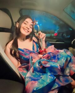 Muskan Bamne Instagram - Yayyy🥹😍.. this is precious❤️
Thank you so muchhhh @rajan.shahi.543 @starplus for giving me this .. can’t thank you enough for this amazing opportunity.. 

Thank you so much Papa @sudanshu_pandey for taking this on behalf of me ❤️😍 kaash main ruk jaati.. but im happyyyyy 🥹

This is for you Daddu.. I wish you were with me, aapke sapne ki taraf ek kadam aur 🥹 I miss you Daddu❤️

Would like to thank all my co-actors @rupaliganguly @arvindvaidya3 @iamadhikmehta @virajkpr @nishisaxenaa @nidz_20 @gauravkhannaofficial @asmi.deo @buu_zaak @ashleshasavant @rohitbakshi4 @madalsasharma @alpanabuch19 @aparamehta @tassnim_nerurkar @jaswirkaur @mehulnisar @laddu_ka_sher @ranarushad @ektasaraiyamehta 

 @kedaraashish & @sagarparekh0111  thanks for being such an amazing brothers 🫢 

Aur yeh hai mera parivaar ❤️ @shyam_bamne @gyanwatibamne @raj_bamne @himani_raj_bamne @bamne_rakesh_15 @shivdasmohabiya @armaanmohabiya @takshakmohabiya @bamnesimran @krishbamne @laddu_ka_sher 
 
Thank you @rajneesh_jaiswal sir , @graceacting for all your teachings 

Om Sai Ram 🙏 

#chachukachuha