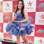 Muskan Bamne Instagram - Yayyy🥹😍.. this is precious❤️ Thank you so muchhhh @rajan.shahi.543 @starplus for giving me this .. can’t thank you enough for this amazing opportunity.. Thank you so much Papa @sudanshu_pandey for taking this on behalf of me ❤️😍 kaash main ruk jaati.. but im happyyyyy 🥹 This is for you Daddu.. I wish you were with me, aapke sapne ki taraf ek kadam aur 🥹 I miss you Daddu❤️ Would like to thank all my co-actors @rupaliganguly @arvindvaidya3 @iamadhikmehta @virajkpr @nishisaxenaa @nidz_20 @gauravkhannaofficial @asmi.deo @buu_zaak @ashleshasavant @rohitbakshi4 @madalsasharma @alpanabuch19 @aparamehta @tassnim_nerurkar @jaswirkaur @mehulnisar @laddu_ka_sher @ranarushad @ektasaraiyamehta @kedaraashish & @sagarparekh0111 thanks for being such an amazing brothers 🫢 Aur yeh hai mera parivaar ❤️ @shyam_bamne @gyanwatibamne @raj_bamne @himani_raj_bamne @bamne_rakesh_15 @shivdasmohabiya @armaanmohabiya @takshakmohabiya @bamnesimran @krishbamne @laddu_ka_sher Thank you @rajneesh_jaiswal sir , @graceacting for all your teachings Om Sai Ram 🙏 #chachukachuha