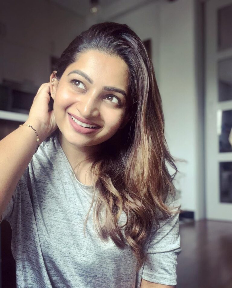 Nakshathra Nagesh Instagram - Happy weekend! ❤️