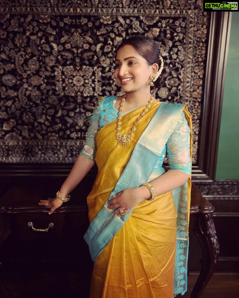 Nakshathra Nagesh Instagram - Blouse by @sajna_bridal_wear_designer Jewellery @nallininagesh Saree @lasitha9521 💚🧿💚 #weddingseason