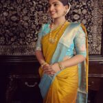 Nakshathra Nagesh Instagram – Blouse by @sajna_bridal_wear_designer 
Jewellery @nallininagesh 
Saree @lasitha9521 

💚🧿💚 
#weddingseason