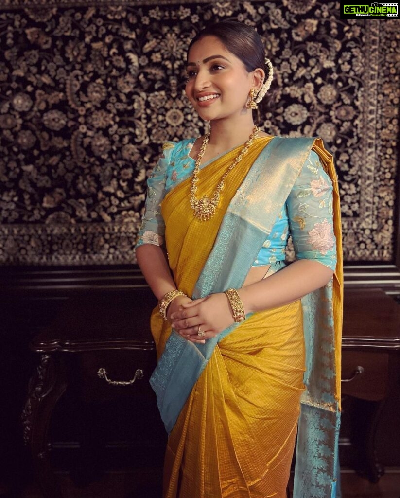 Nakshathra Nagesh Instagram - Blouse by @sajna_bridal_wear_designer Jewellery @nallininagesh Saree @lasitha9521 💚🧿💚 #weddingseason