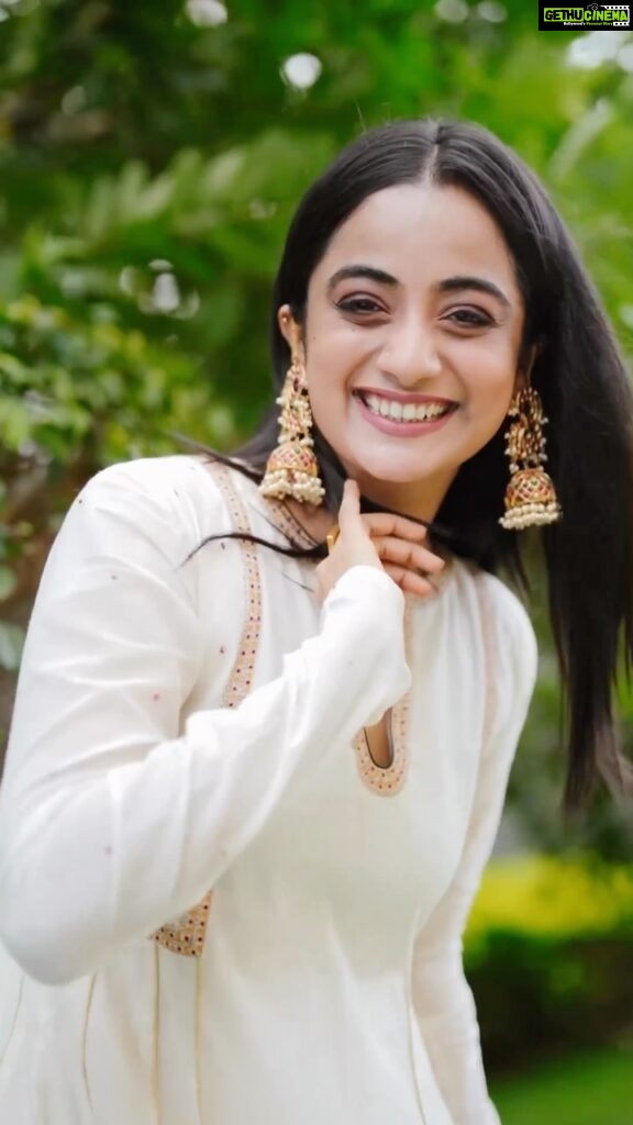 Namitha Pramod Instagram - 100 moods in a frame ♥️ 📷: @sk_abhijith Styled : @rashmimuraleedharan Wearing : @kalaakaari #reels #reelsinstagram #trending #reelitfeelit