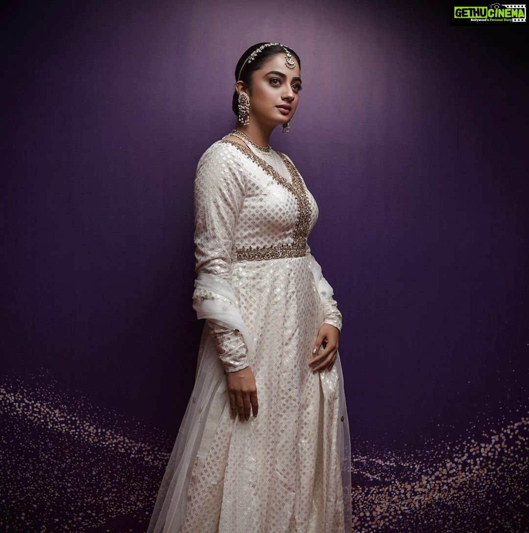 Namitha Pramod Instagram - Being a person who is nervous to perform on public, I rarely seized opportunities to dance and never to sing on stage. 😝 Some of my ensembles from this year's Amma show with @iamunnimukundan .I imagine that many of you have already seen the dance on television or may have missed it like I did.Looking forward to watching the video soon on YouTube.Swipe right to see my black and colour poses 🌞 Thank you Wearing : @prakrithi_by_ramya Styling: @rashmimuraleedharan MUH : @amal_ajithkumar Photography : @nithin_c_nandakumar Jewellery: @priya_anokhi_ Kisses Love , Nami ❣️