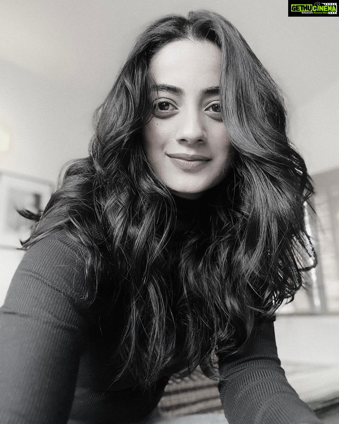 Namitha Pramod Instagram - I’d want to thank everyone who remembered to wish me on my birthday.This birthday was amazing even though I couldn’t spend it with my loved ones .However the day was productive as I was shooting for our favorite brand yesterday !♥️ @miteshrajani-Flaunting your hairdo ♥️ Banglore