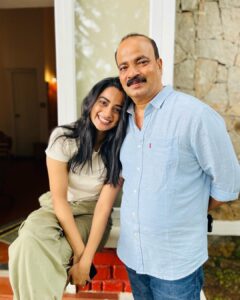 Namitha Pramod Instagram - Simple humble Onam ♥️🫶
Swipe right ☘️
