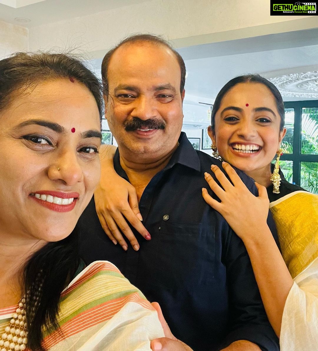 Namitha Pramod Instagram - Onam 2023 @summertownrestocafe ❣️ Missing you @aki_tha_ 🥹 Kochi, India