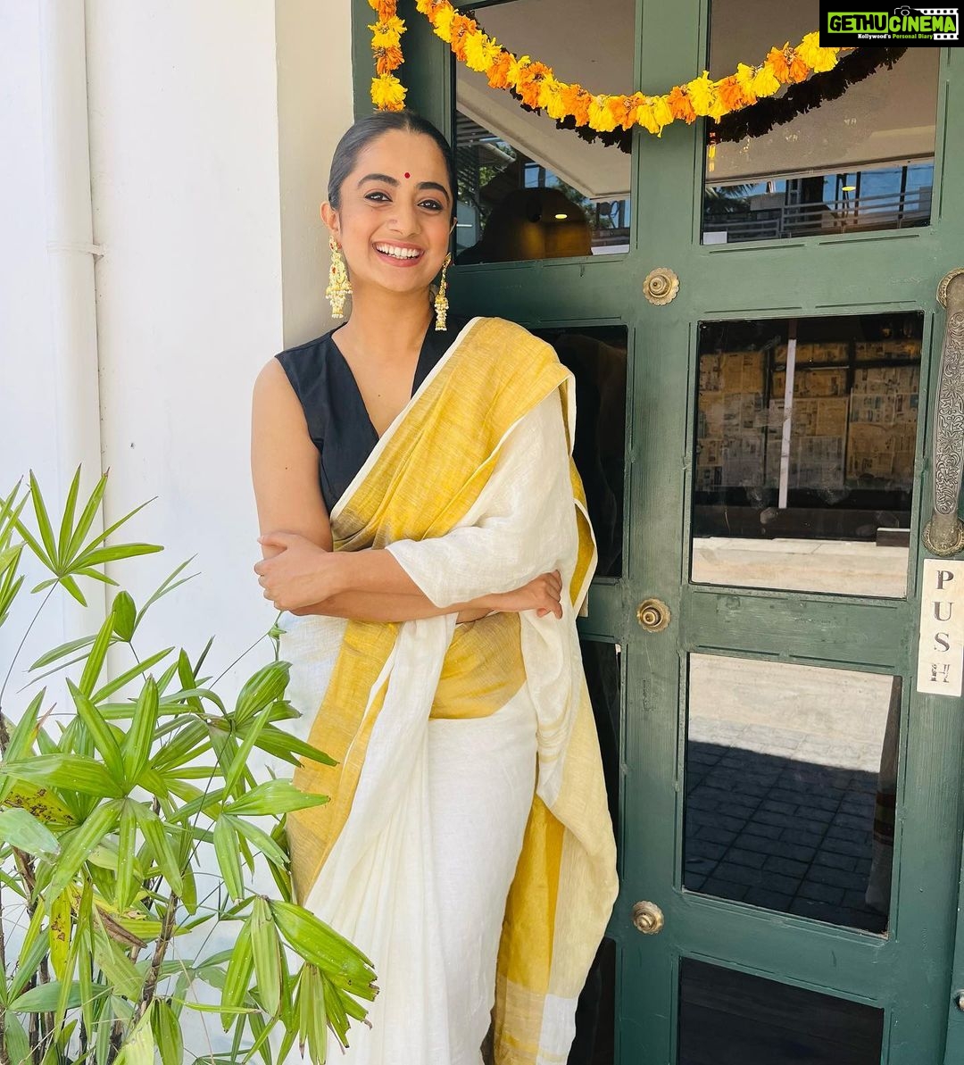 Namitha Pramod Instagram - Onam 2023 @summertownrestocafe ❣️ Missing you @aki_tha_ 🥹 Kochi, India