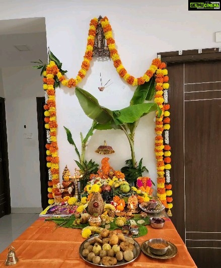 Naveen Chandra Instagram - Happy Ganesh chaturthi to all 🙏🏻💐💐💐 #ganeshchaturthi . God power !!!