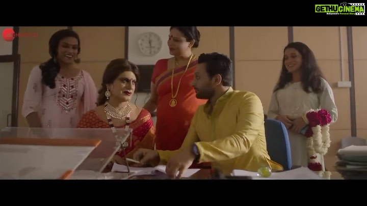 Nawazuddin Siddiqui Instagram - #Beparda with my favourite singer @rekha_bhardwaj and the two very talented musicians @rohangokhaleofficial & @rohanpradhan_official Thank You @akshat_ajay and @mohdzeeshanayyub ❤️💫😊