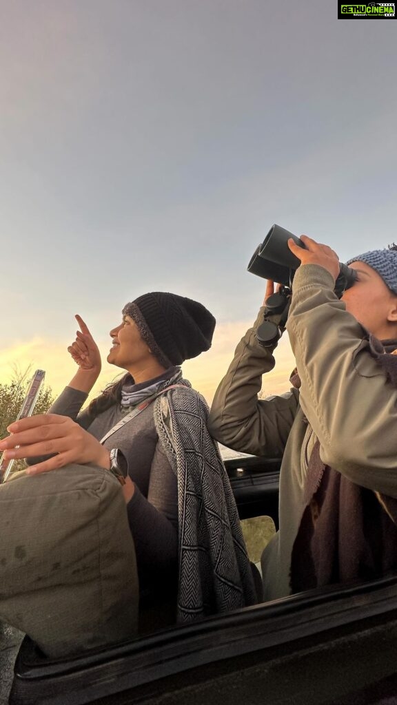 Neha Gowda Instagram - Wait for the end !!! Capturing those moments up close with binoculars and cameras was absolutely thrilling in Masai! It felt like we were in a practical biology class, (except the first two shots 😝) learning about their behavior, habitat, and so much more. I genuinely believe that everyone, especially kids in 5th grade and above, should visit this place. It’s an opportunity for them to develop a love for the subject! Shot on iPhone 14 pro These masai videos are never ending !!! I have so much more and more and more to share #masaimara #lifetime #experience #travelling Masai Mara National Reserve