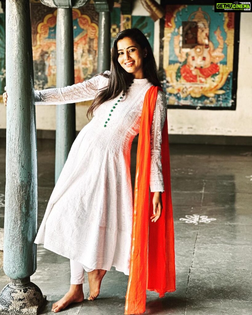 Neha Gowda Instagram - Happy Independence Day 🇮🇳 Outfit designed by - @swandesignerstudio #independenceday #outfit #tricolour #indian #celebration #with #family #in #native K.m.doddi
