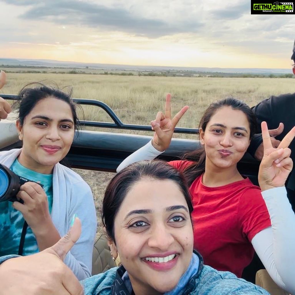 Neha Gowda Instagram - This is US❤️ Blessed to have family members with like minded❤️ Life is amazing when closed one’s have common goals❤️ #sonugowda #nehagowda #africa #eastafrica #wildlife #kenya #nairobi #masaimaara Masai Mara, Kenya